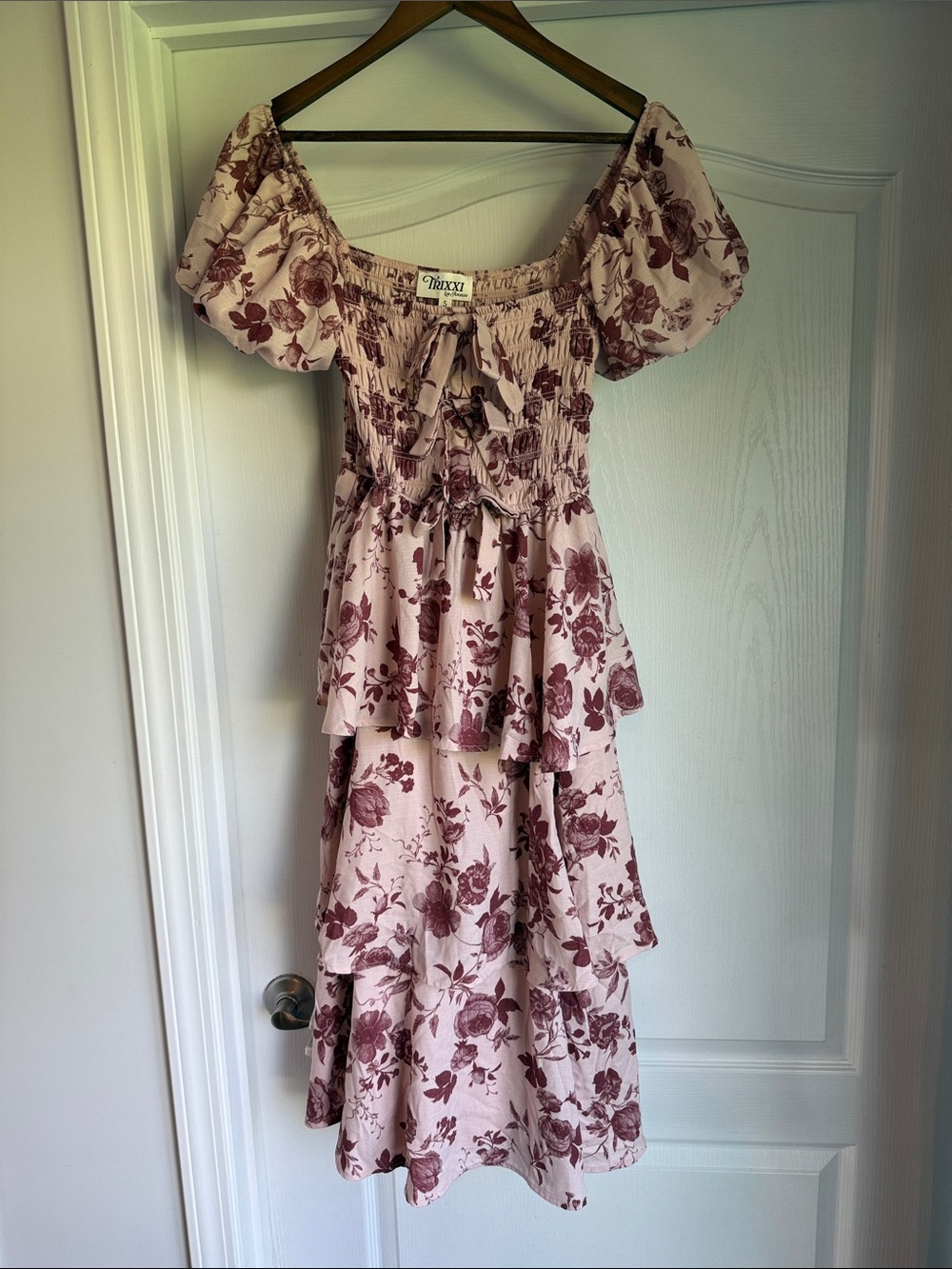 Trixxi boutique Pink Floral Tiered Dress size small
